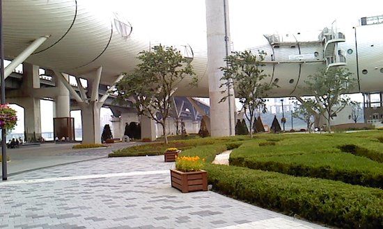 トゥクソム 展望文化 コンプレックス J-Bug